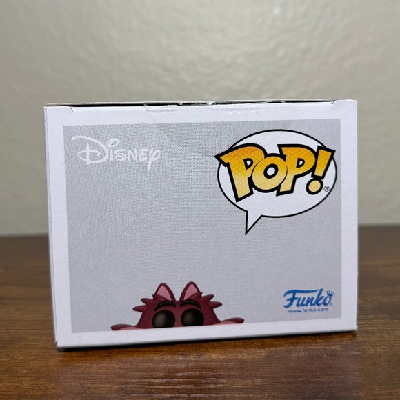 Funko Pop! Disney Alice In Wonderland #1059 - Picture 4 of 4